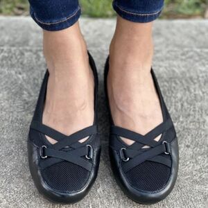 BRAND NEW WHITEMT WOMEN'S SLIP-ON  LOAFERS